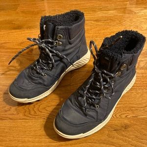 BareTraps Waterproof Ankle Boots (Size 8.5)
